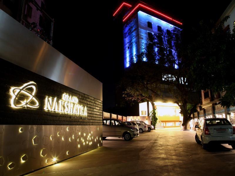 Grand Nakshatra Hotel Ānand Eksteriør bilde